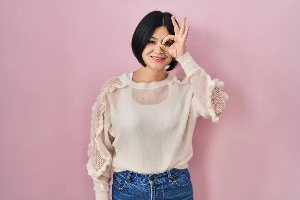Young Asian Woman Standing Pink Background Doing Gesture Hand Smiling — ストック写真