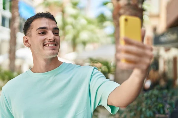Young Hispanic Man Smiling Confident Making Selfie Smartphone Street — Stock Photo, Image