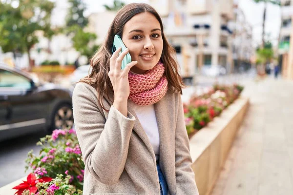 Young Beautiful Hispanic Woman Talking Smartphone Wearing Scarf Street — Φωτογραφία Αρχείου