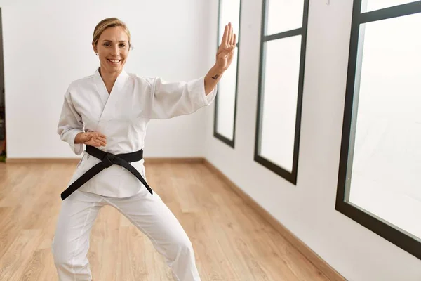 Young Caucasian Woman Smiling Confident Training Karate Sport Center — Stock Photo, Image