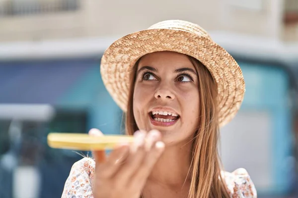 Young Woman Tourist Wearing Summer Hat Talking Smartphone Street —  Fotos de Stock