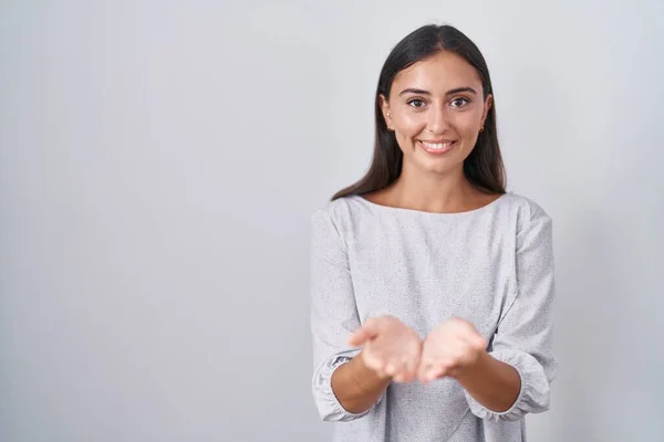 Young Hispanic Woman Standing White Background Smiling Hands Palms Together — Stock Photo, Image