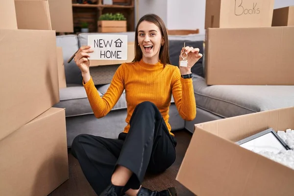 Young Caucasian Woman Sitting Floor New Home Holding New Home — Stock Photo, Image