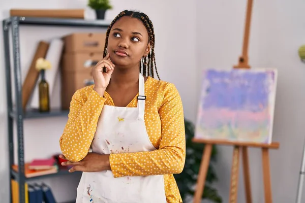 African American Woman Braids Art Studio Serious Face Thinking Question — Stock Photo, Image