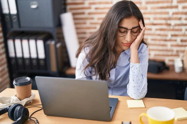 Young Hispanic Girl Business Worker Stressed Working Office — Foto de Stock