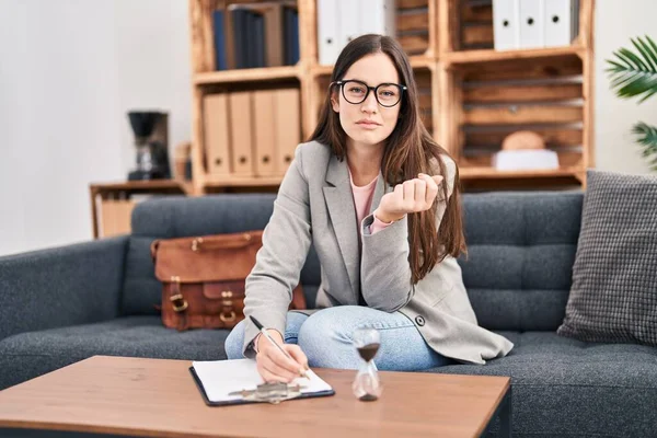 Young Woman Psychologist Smiling Confident Writing Clipboard Psychology Center — Stock Photo, Image