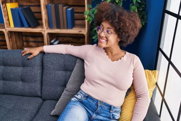 African American Woman Smiling Confident Sitting Sofa Home — Photo