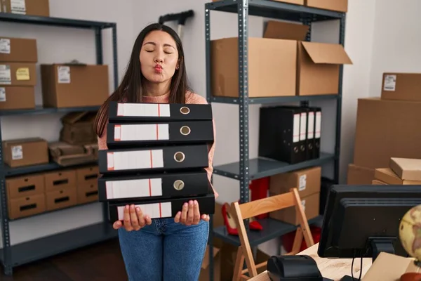 Young Latin Woman Working Small Business Ecommerce Holding Folders Looking — Foto de Stock