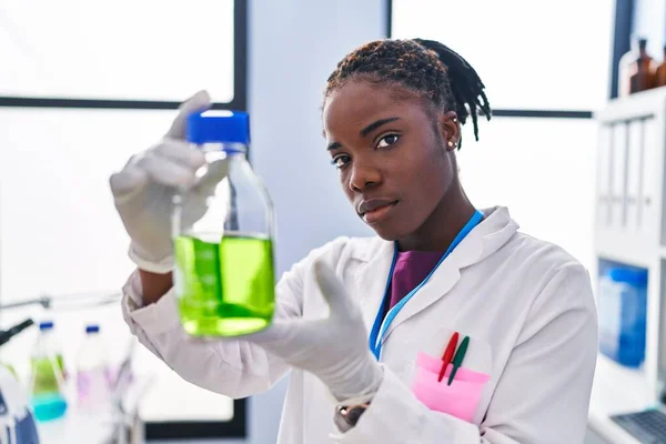 African American Woman Wearing Scientist Uniform Holding Test Tube Laboratory — Foto Stock