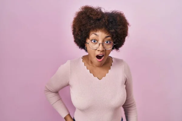 Young African American Woman Standing Pink Background Afraid Shocked Surprise — 图库照片