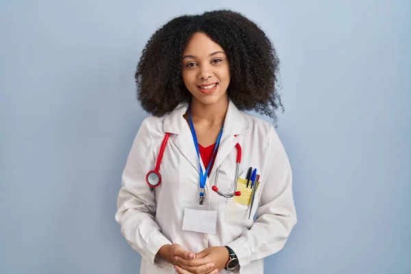 Jeune Femme Afro Américaine Portant Uniforme Médecin Stéthoscope Avec Les — Photo