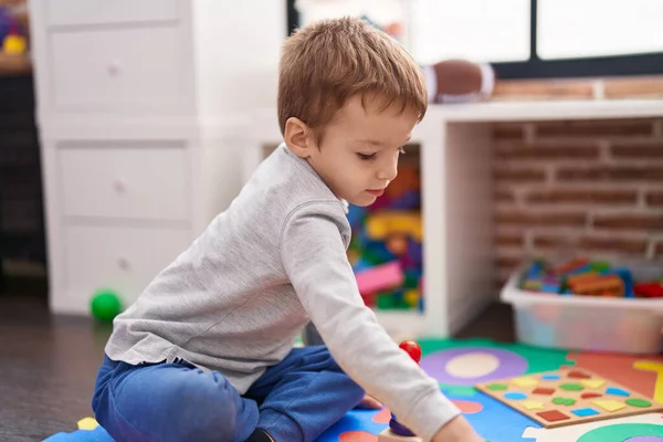 Adorable Toddler Sitting Floor Playing Kindergarten — Stock Photo, Image