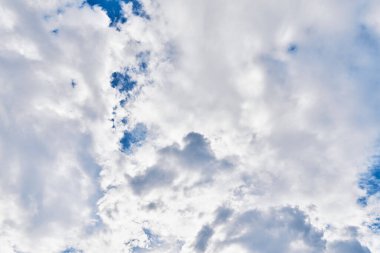 Güzel mavi gökyüzü resmi