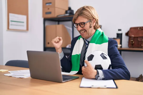 Caucasian Man Mustache Working Office Supporting Football Team Screaming Proud — Stok fotoğraf