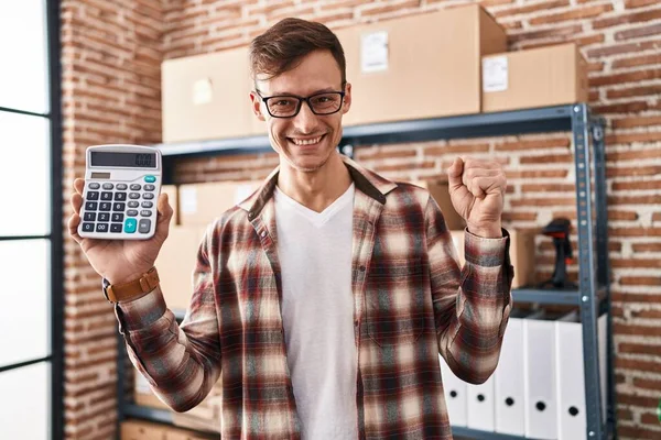 Caucasian Business Man Working Small Business Ecommerce Holding Calculator Screaming — Stock Photo, Image