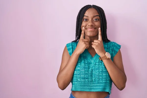 Young African American Braids Standing Pink Background Smiling Open Mouth — Stock fotografie