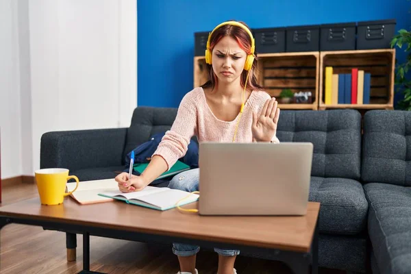 Young Caucasian Woman Working Using Computer Laptop Open Hand Doing — Stock Photo, Image