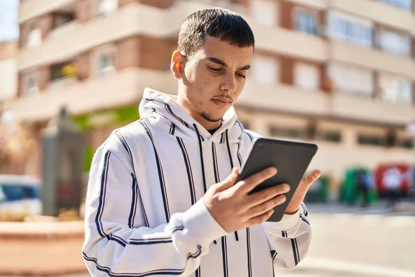 Young Man Using Touchpad Street — Stockfoto
