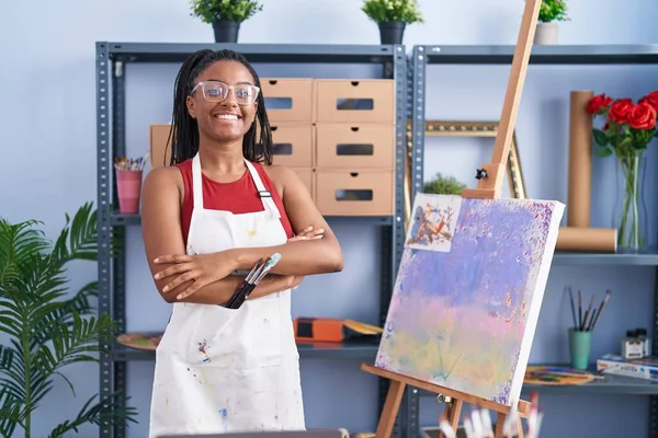 Young African American Braids Art Studio Painting Canvas Happy Face — Stockfoto
