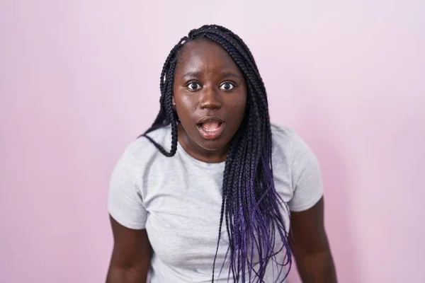 Young African Woman Standing Pink Background Afraid Shocked Surprise Amazed — Stockfoto