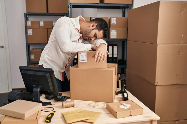 Young Hispanic Man Commerce Business Worker Tired Leaning Packages Office — Stock Photo, Image