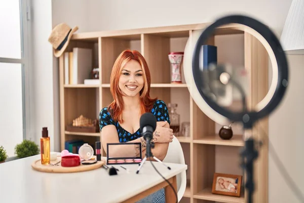 Young Caucasian Woman Applying Make Doing Tutorial Happy Face Smiling — Stockfoto