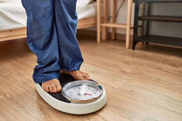 Middle Age Caucasian Woman Using Weighing Machine Home — Stock Photo, Image