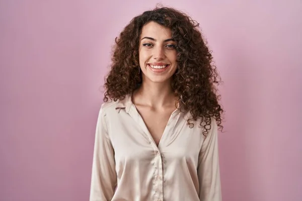 Hispanic Woman Curly Hair Standing Pink Background Happy Cool Smile — Stok fotoğraf