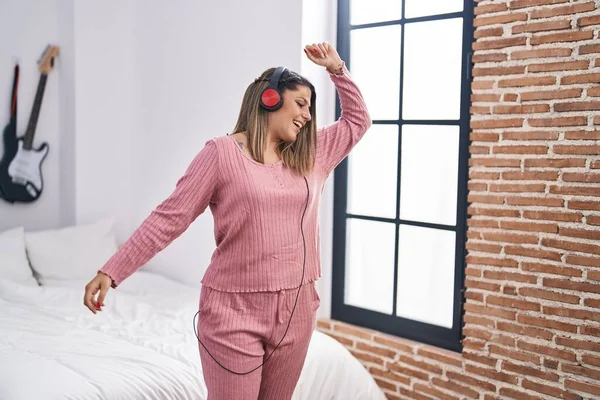 Young Hispanic Woman Listening Music Dancing Bedroom — ストック写真