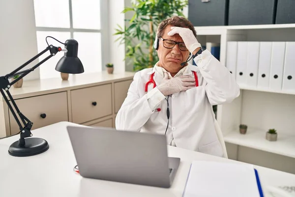 Senior Doctor Man Working Online Appointment Touching Forehead Illness Fever — Stock Photo, Image