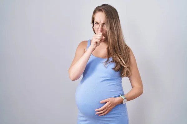 Young Pregnant Woman Standing White Background Feeling Unwell Coughing Symptom — Stock Photo, Image