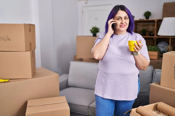 Young Beautiful Size Woman Talking Smartphone Drinking Coffee New Home — Foto de Stock