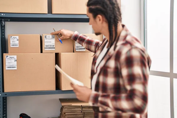 Young Man Ecommerce Business Worker Organize Packages Office — Foto de Stock