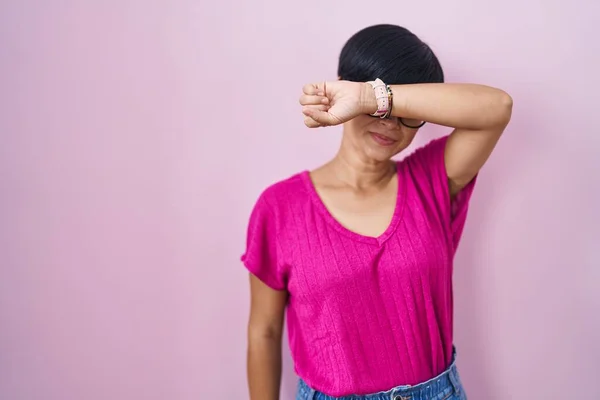 Young Asian Woman Short Hair Standing Pink Background Covering Eyes — 스톡 사진