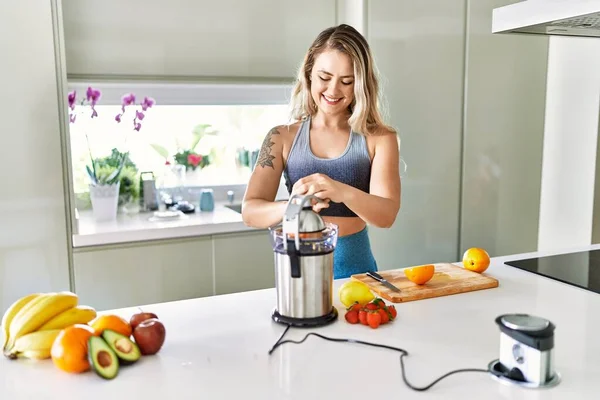 Young Woman Smiling Confident Using Blender Kitchen — Stock Photo, Image