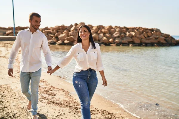 Mann Und Frau Lächeln Glücklich Fuß Meer — Stockfoto