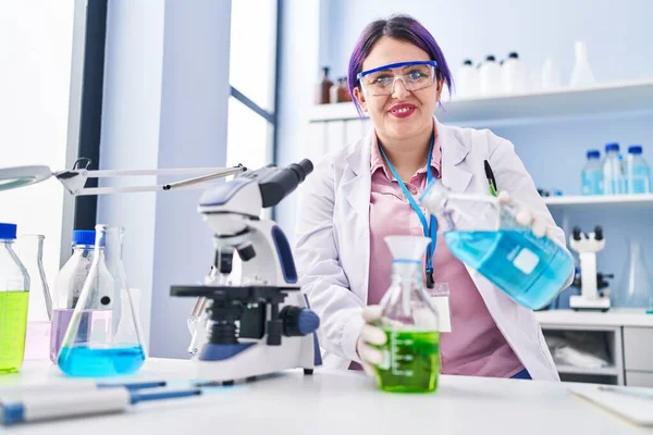 Young Beautiful Size Woman Scientist Pouring Liquid Test Tube Laboratory — ストック写真