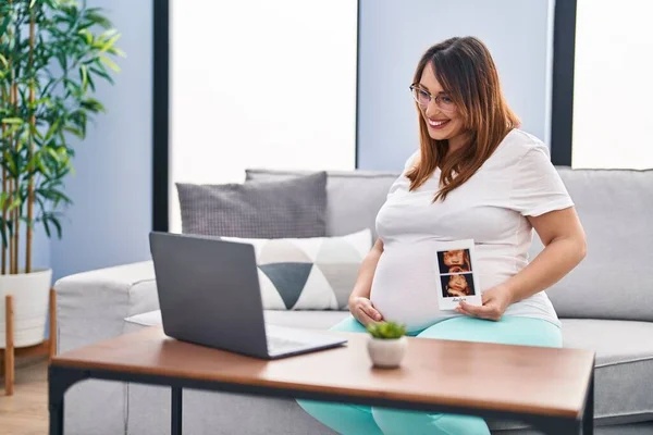 Young Pregnant Woman Having Video Call Holding Baby Ecography Home —  Fotos de Stock