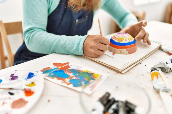 Young Redhead Man Painting Clay Pottery Art Studio — Stockfoto