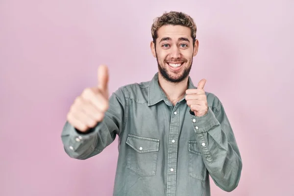Hispanic Man Beard Standing Pink Background Approving Doing Positive Gesture — Stockfoto