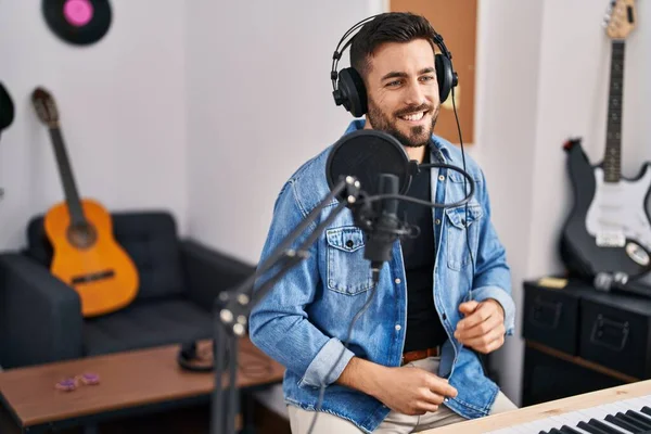 Young Hispanic Man Artist Smiling Confident Music Studio — Fotografia de Stock