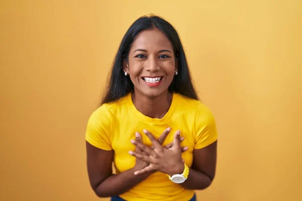 Young Indian Woman Standing Yellow Background Smiling Laughing Hard Out — 图库照片