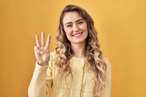 Young Caucasian Woman Standing Yellow Background Showing Pointing Fingers Number — Stock Photo, Image