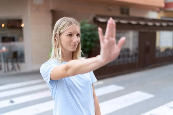 Young Blonde Woman Doing Stop Gesture Hand Coffee Shop Terrace — Stock fotografie