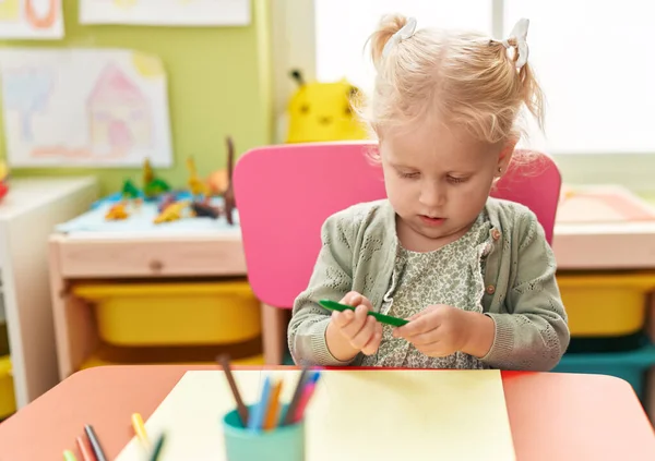 Adorable Blonde Girl Preschool Student Sitting Table Drawing Paper Kindergarten — Stockfoto