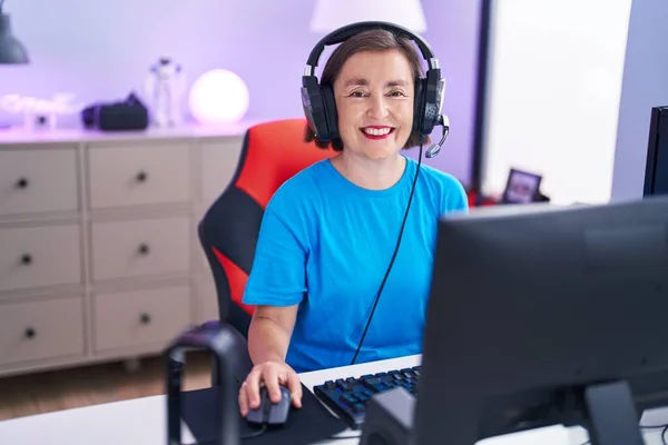 Middle Age Hispanic Woman Playing Video Games Looking Positive Happy — Photo