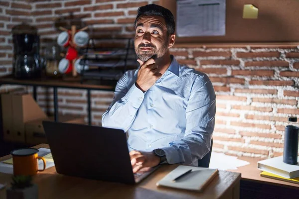 Hispanic Man Beard Working Office Night Hand Chin Thinking Question — Fotografia de Stock