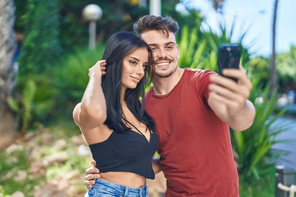 Man Woman Couple Smiling Confident Make Selfie Smartphone Park — ストック写真
