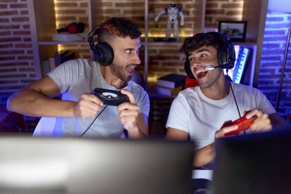 Two Hispanic Men Streamers Playing Video Game Using Joystick Gaming — Photo