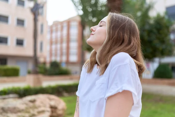 Young Caucasian Woman Breathing Closed Eyes Park — Stock Photo, Image